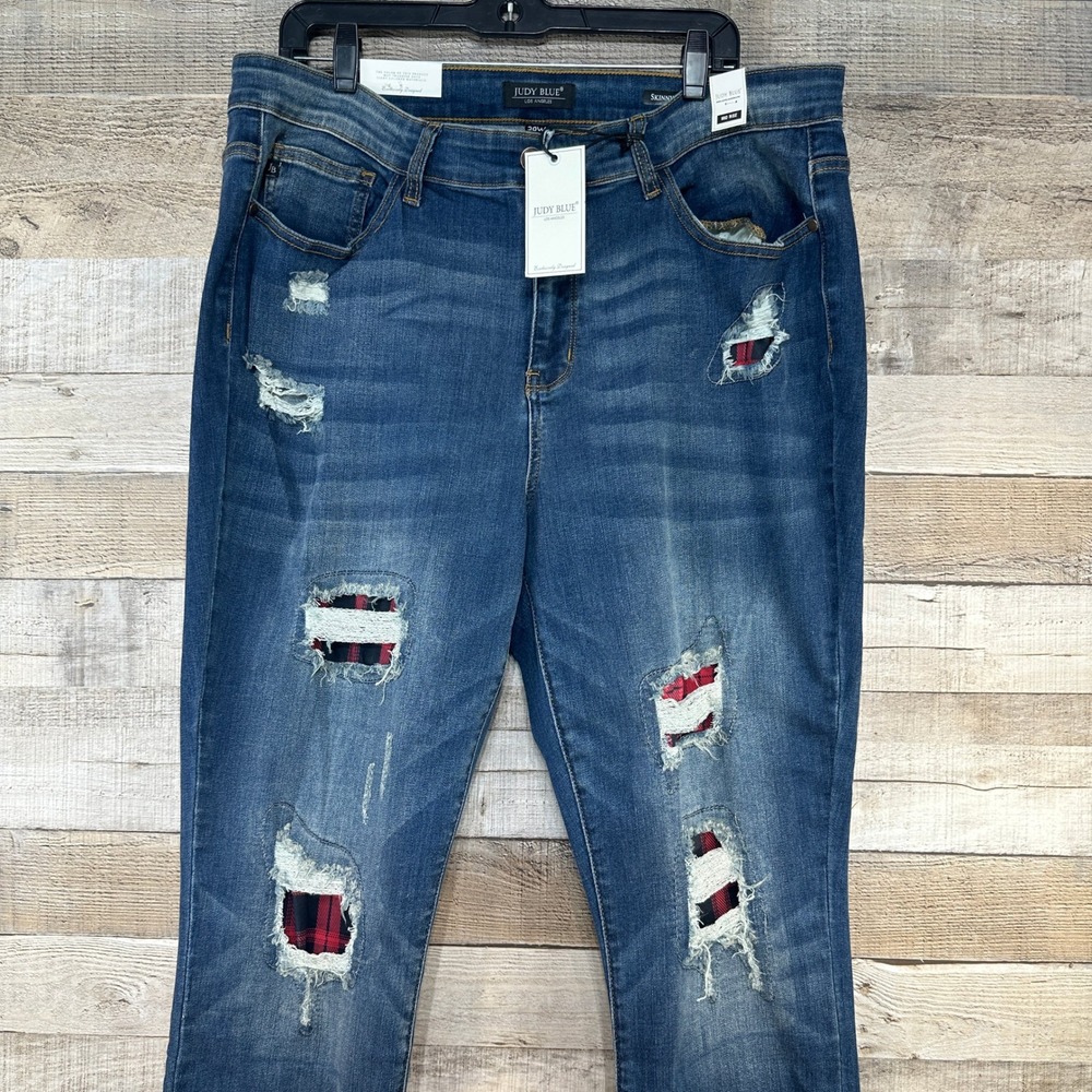 Judy Blue Mid Rise Skinny Jeans 20W Distressed Plaid Patch JB8268DK Dark Wash‎
